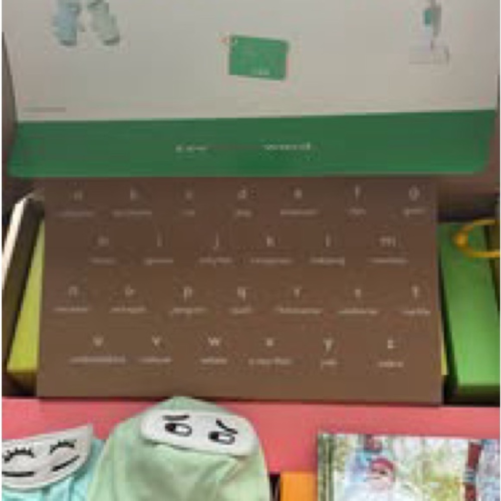 Lovevery the storyteller kit- complete set in original box